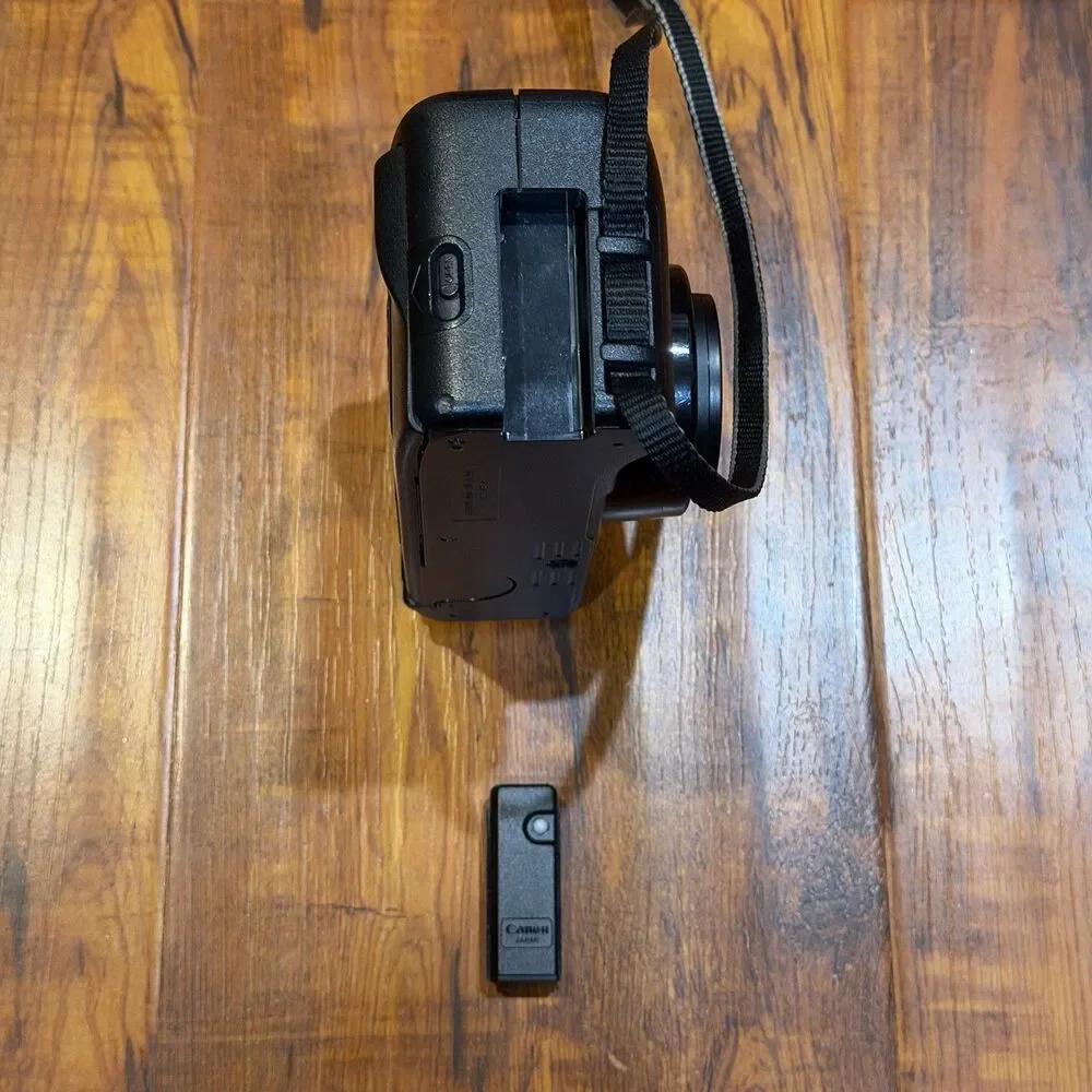 Canon Sure Shot Mega Zoom 76 Caption Point & Shoot 35mm Film Camera